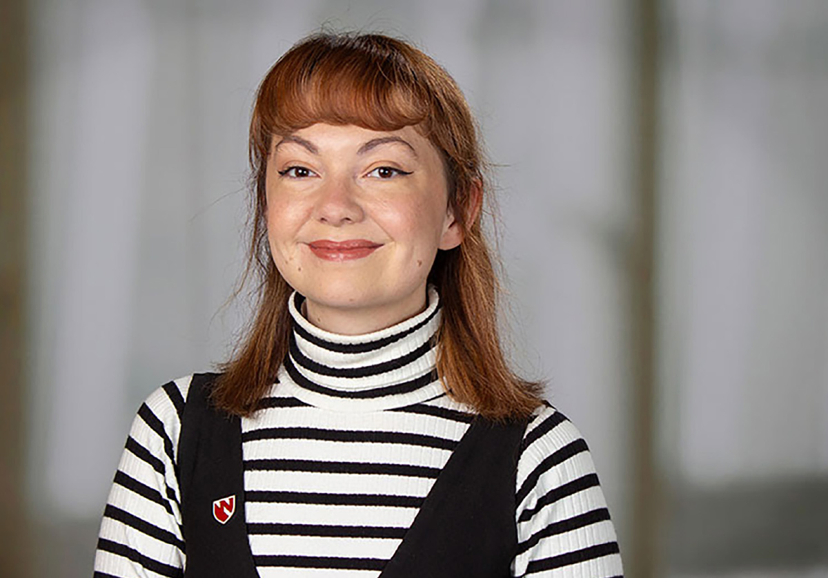 Portrait of Lauren Garcia ’16.